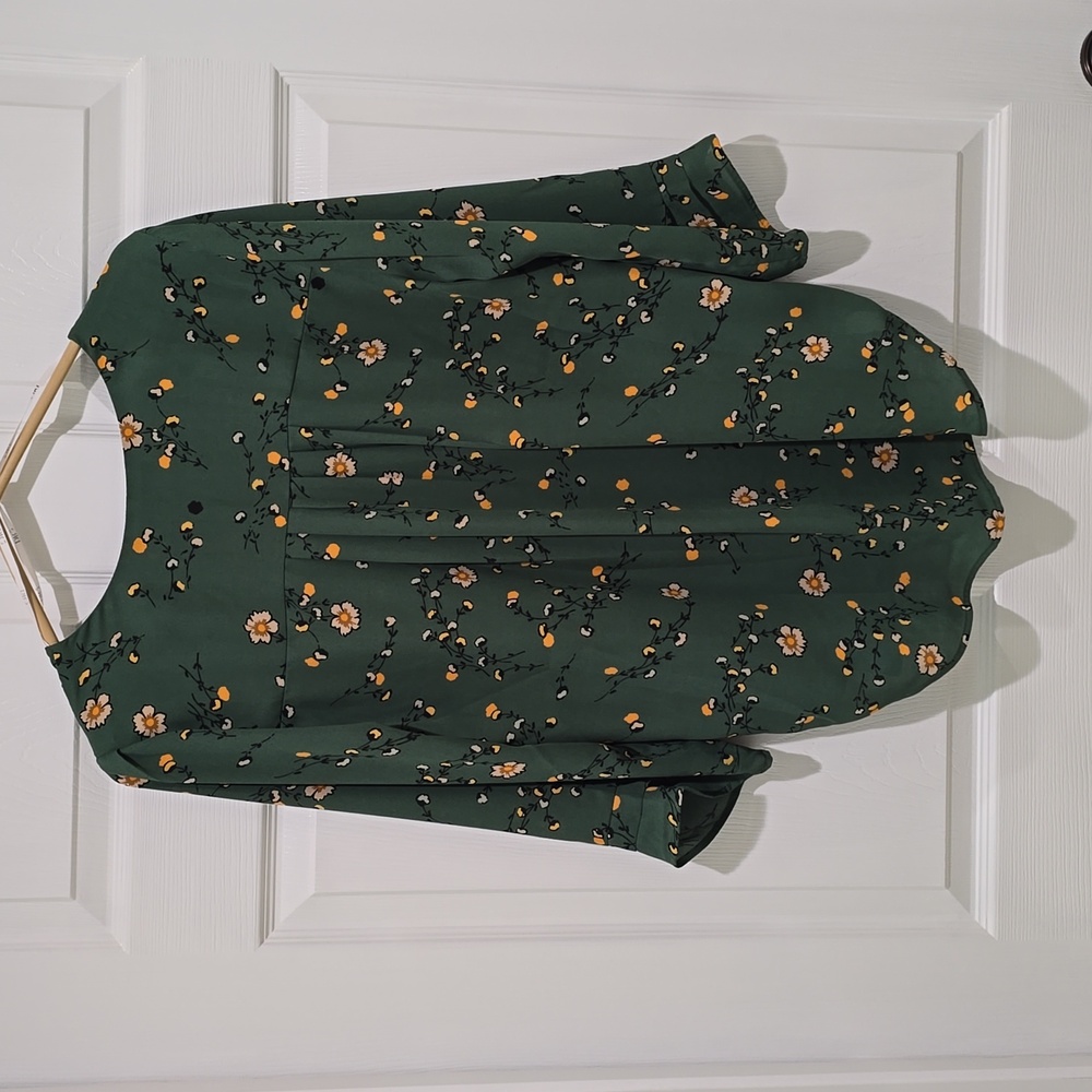 DR2 Dark Green Floral Blouse - Picture 5 of 5